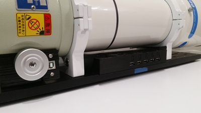 USB side of shell mounted under scope