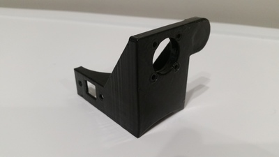 Front view of the v2 rotator bracket